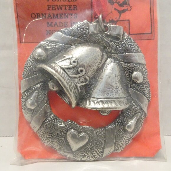 Vintage Havstad Tinn Norway Pewter Christmas Tree Ornament Bells Wreath 1992 - Picture 2 of 3
